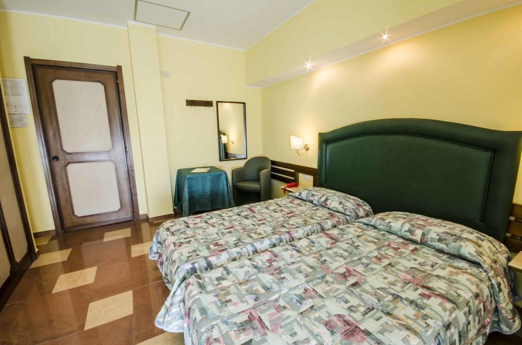 Hotel Tarconte Тарквиния Экстерьер фото